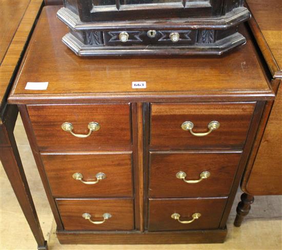 Small oak 6-drawer chest